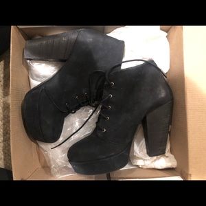 Steve Madden Raspy Bootie